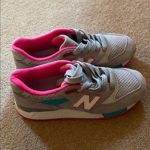 Size 7 new balance sneakers